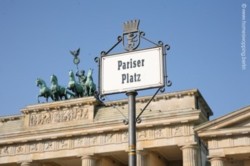 Sign Pariser Platz in Berlin, next to Brandenburger Tor