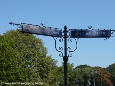 Bild mit Straßenschild von Straße des 17. Juni in Berlin